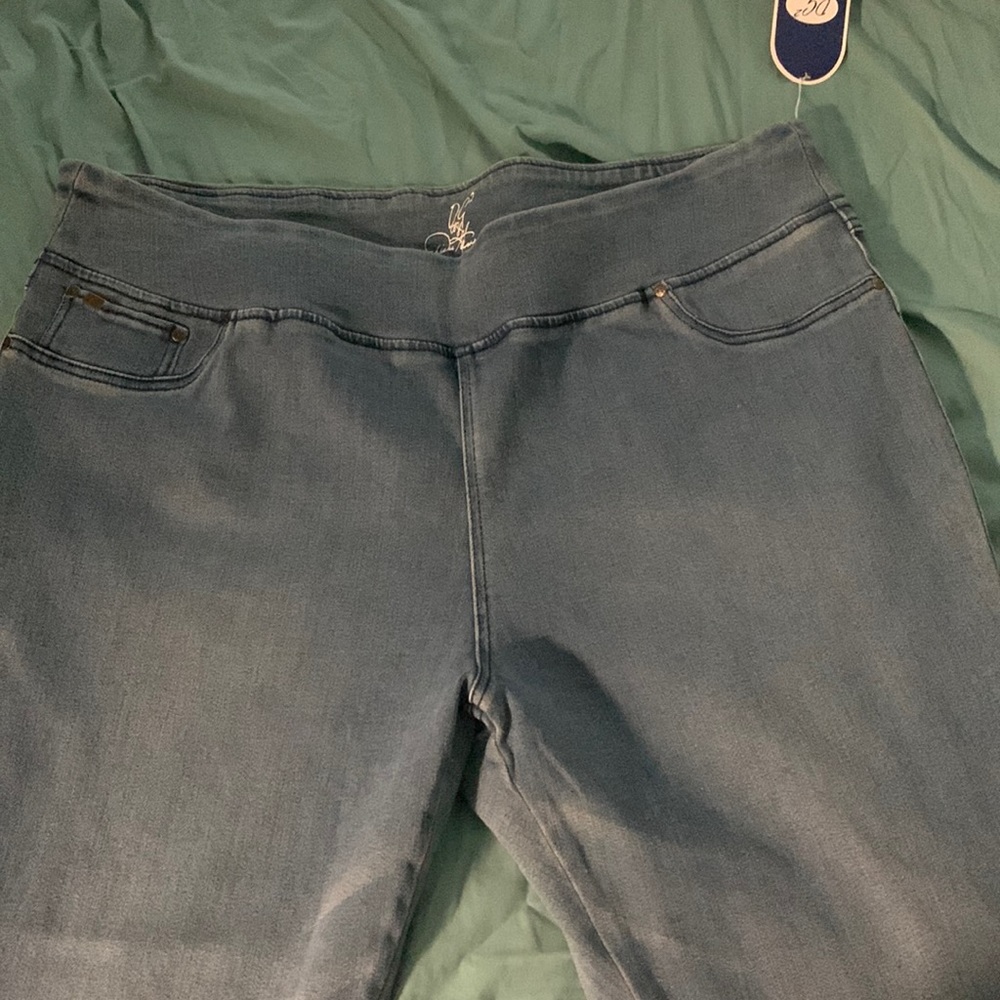 Brand new pull on skinny jeans